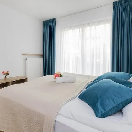 Apartment Praga Okrzei By The River By Renters