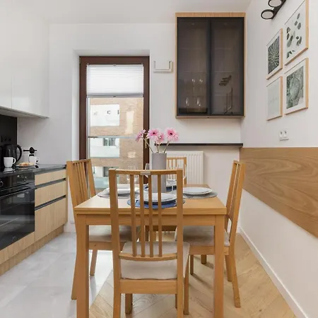 Apartment Praga Okrzei By The River By Renters