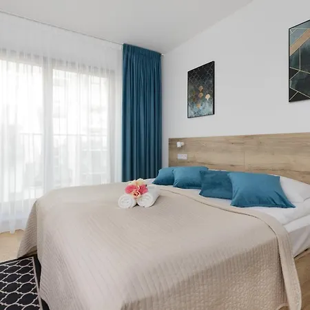 Apartment Praga Okrzei By The River By Renters