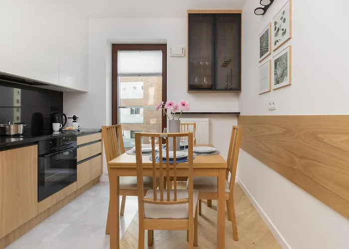 Apartment Praga Okrzei By The River By Renters