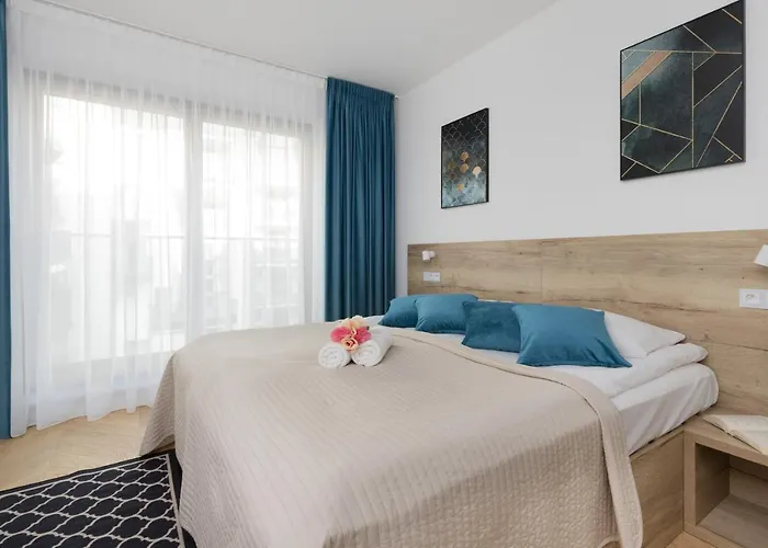 Apartment Praga Okrzei By The River By Renters