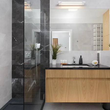 Praga Okrzei By The River By Renters Apartamento Varsóvia